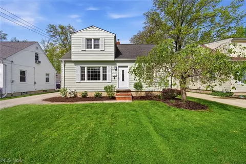 4276 Grove Ave, Willoughby, OH 44094