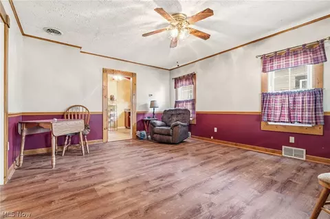 457 9th St, Elyria, OH 44035 photo 5