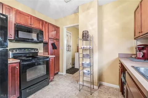 457 9th St, Elyria, OH 44035 photo 9