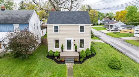 305 Hayes Ave, Cuyahoga Falls, OH 44221