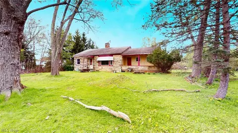 29999 Miles Rd, Chagrin Falls, OH 44022