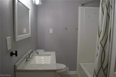 Bath - 20724 Applegate Rd, Maple Heights, OH 44137 photo 1 of 4