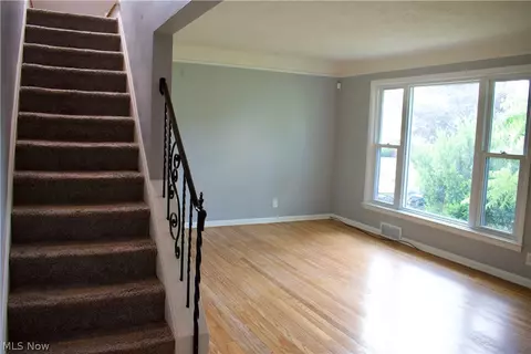20724 Applegate Rd, Maple Heights, OH 44137 photo 5