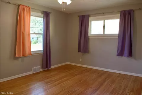 20724 Applegate Rd, Maple Heights, OH 44137 photo 14