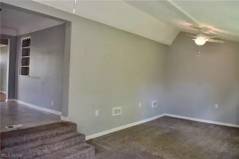 20724 Applegate Rd, Maple Heights, OH 44137 photo 11