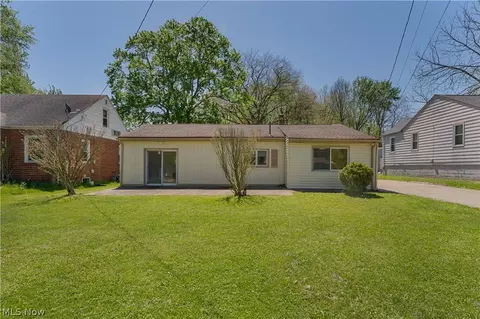 4365 Burkey Rd, Austintown, OH 44515