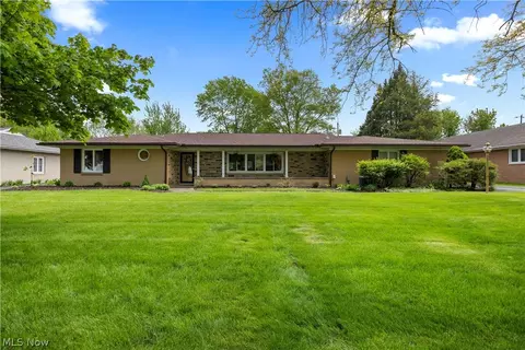 304 Cedar Brook Ln, Sandusky, OH 44870