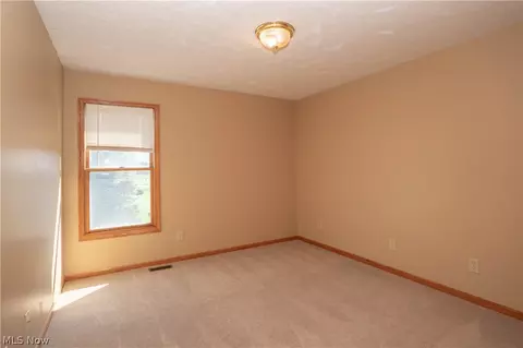 2662 Captens St NE, Canton, OH 44721 photo 27