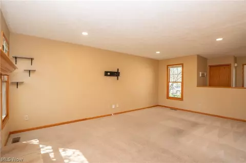 2662 Captens St NE, Canton, OH 44721 photo 7