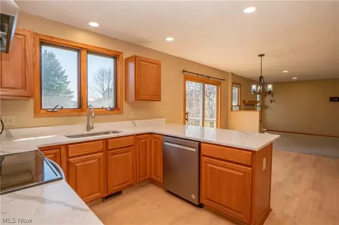 2662 Captens St NE, Canton, OH 44721 photo 13