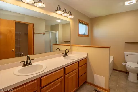 2662 Captens St NE, Canton, OH 44721 photo 21
