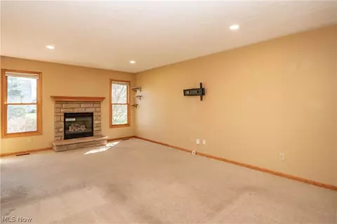 2662 Captens St NE, Canton, OH 44721 photo 5