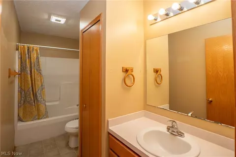2662 Captens St NE, Canton, OH 44721 photo 31