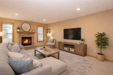 2662 Captens St NE, Canton, OH 44721 photo 4