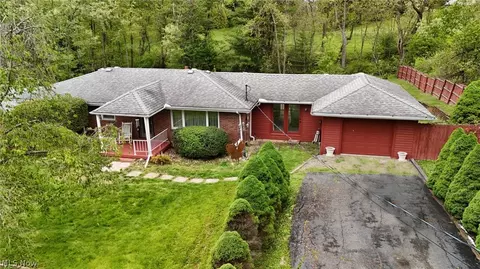 120 Bonnie Beth Dr, Wellsburg, WV 26070