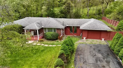 120 Bonnie Beth Dr, Wellsburg, WV 26070