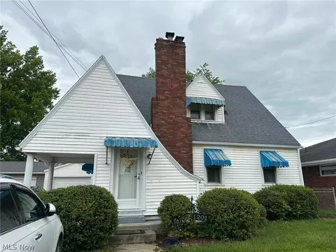 1201 Lakeview Dr, Parkersburg, WV 26104