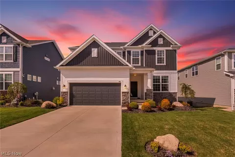 342 Foxglove Dr, Wadsworth, OH 44281