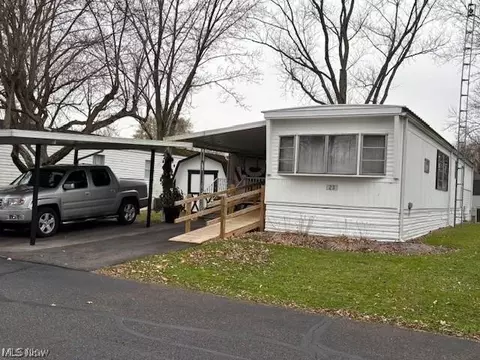 12205 Goshen Rd #23, Salem, OH 44460