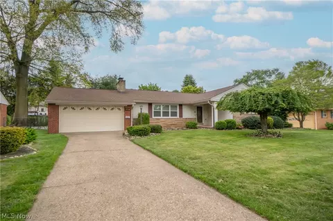 1718 Dexter Rd NE, Massillon, OH 44646