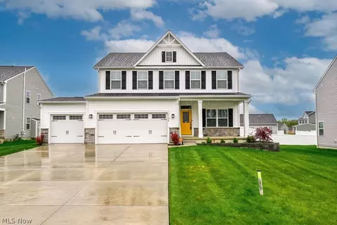2199 Orchard Cir, Ravenna, OH 44266