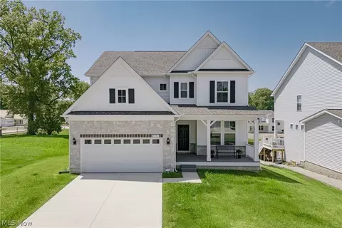 7796 Clydesdale Dr, Mentor, OH 44060