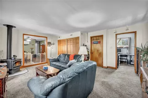Living - 7090 Comanche Trl, Mentor, OH 44060 photo 2 of 2