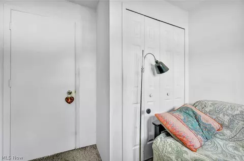 Bedroom - 7090 Comanche Trl, Mentor, OH 44060 photo 4 of 5