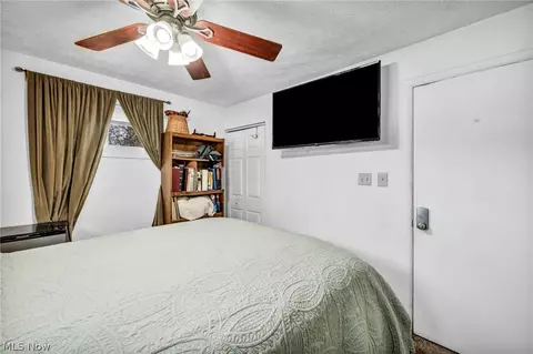 Bedroom - 7090 Comanche Trl, Mentor, OH 44060 photo 1 of 5