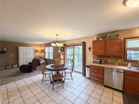 Kitchen - 510 Deer Run Dr, Boardman, OH 44512 photo 7 of 7