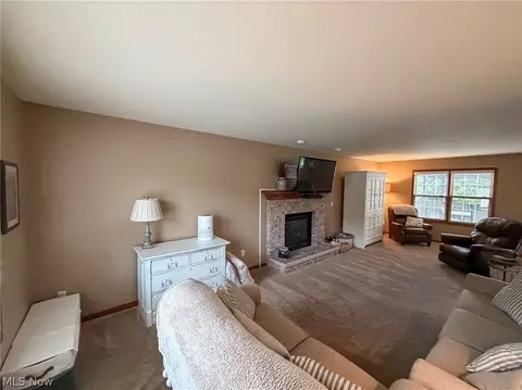 Living - 510 Deer Run Dr, Boardman, OH 44512 photo 5 of 5