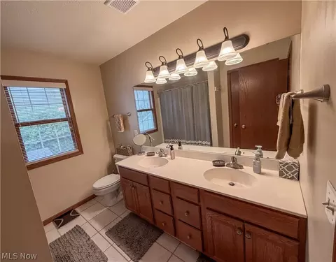 Bath - 510 Deer Run Dr, Boardman, OH 44512 photo 4 of 4