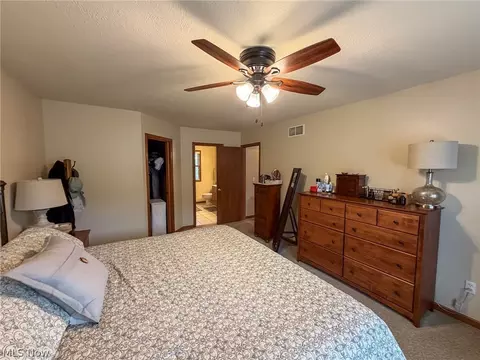 Bedroom - 510 Deer Run Dr, Boardman, OH 44512 photo 6 of 9