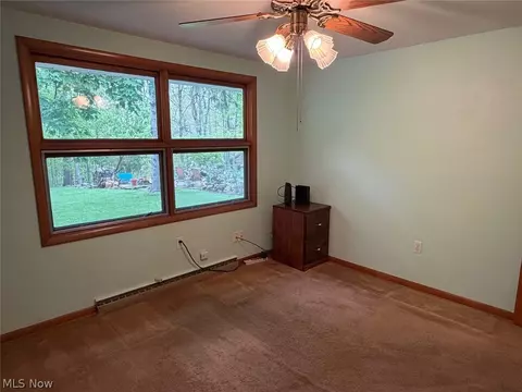 Bedroom - 1034 N Pasadena Ave, Elyria, OH 44035 photo 3 of 6