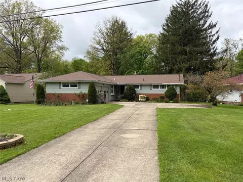 Exterior - 1034 N Pasadena Ave, Elyria, OH 44035 photo 11 of 12