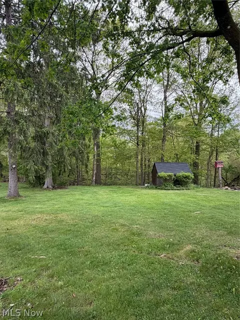 Exterior - 1034 N Pasadena Ave, Elyria, OH 44035 photo 5 of 12