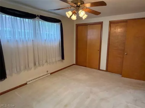 Bedroom - 1034 N Pasadena Ave, Elyria, OH 44035 photo 4 of 6