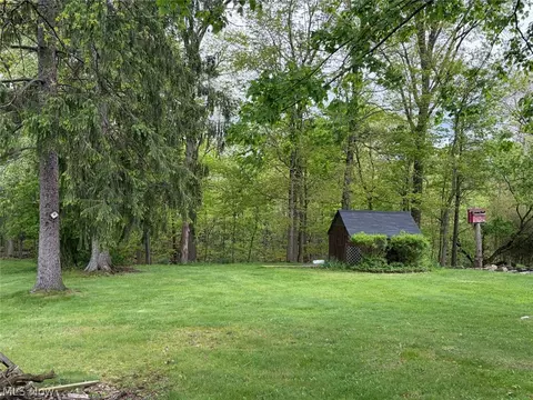Exterior - 1034 N Pasadena Ave, Elyria, OH 44035 photo 6 of 12