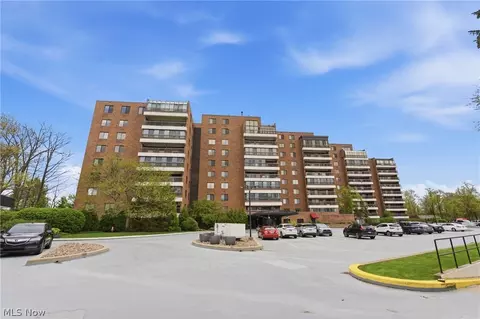 27500 Cedar Rd #808, Beachwood, OH 44122