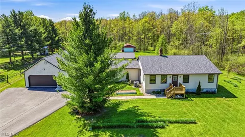 16715 Nauvoo Rd, Middlefield, OH 44062