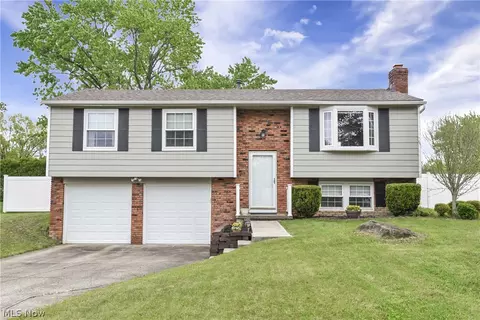 8345 Celianna Dr, Strongsville, OH 44149