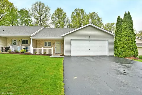 553 Wilcox Rd #B, Austintown, OH 44515
