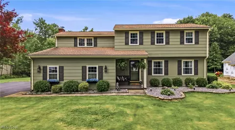 10230 New Buffalo Rd, Canfield, OH 44406