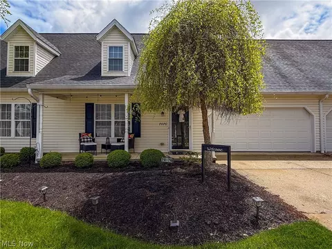 70 High Point Dr #76, Medina, OH 44256