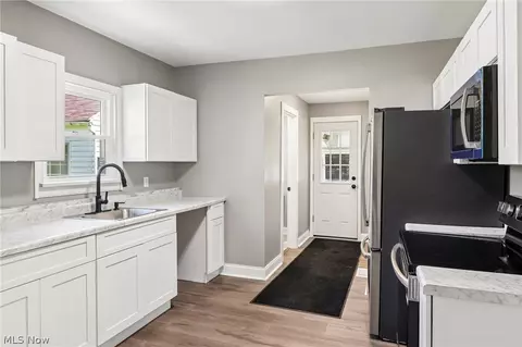 1161 Diagonal Rd, Akron, OH 44307 photo 9