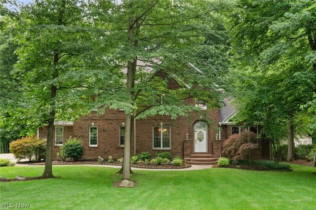 189 Ballantrae Dr, Sagamore Hills, OH 44067
