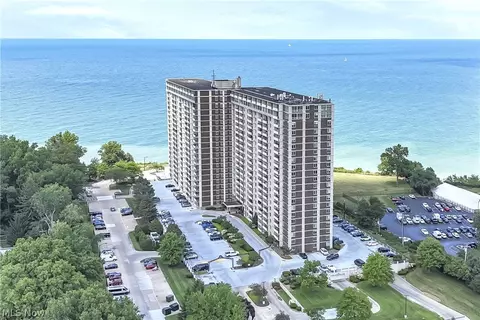 12900 Lake Ave #812, Lakewood, OH 44107