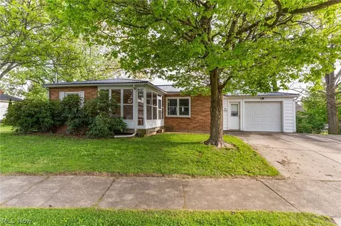 401 E Wilson Ave, Girard, OH 44420
