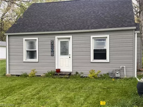 1205 Shannon Rd, Girard, OH 44420