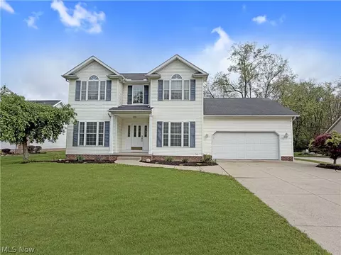 921 Lockwood Rd, Barberton, OH 44203